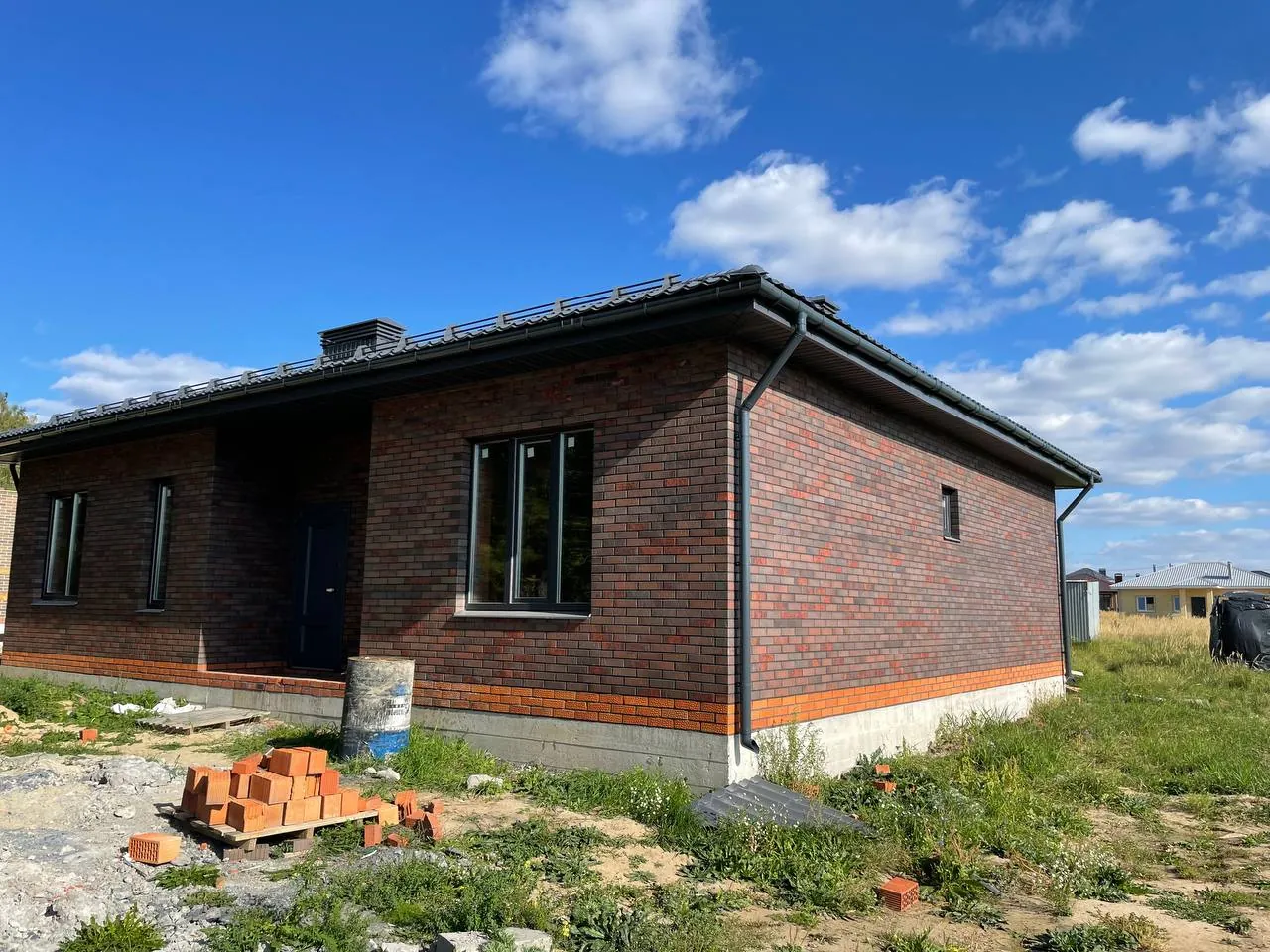 Дом из кирпича Антрацит Лава