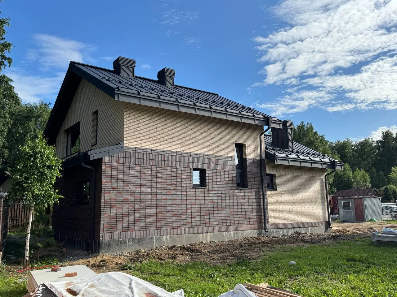 Дом из кирпича Антрацит Магма